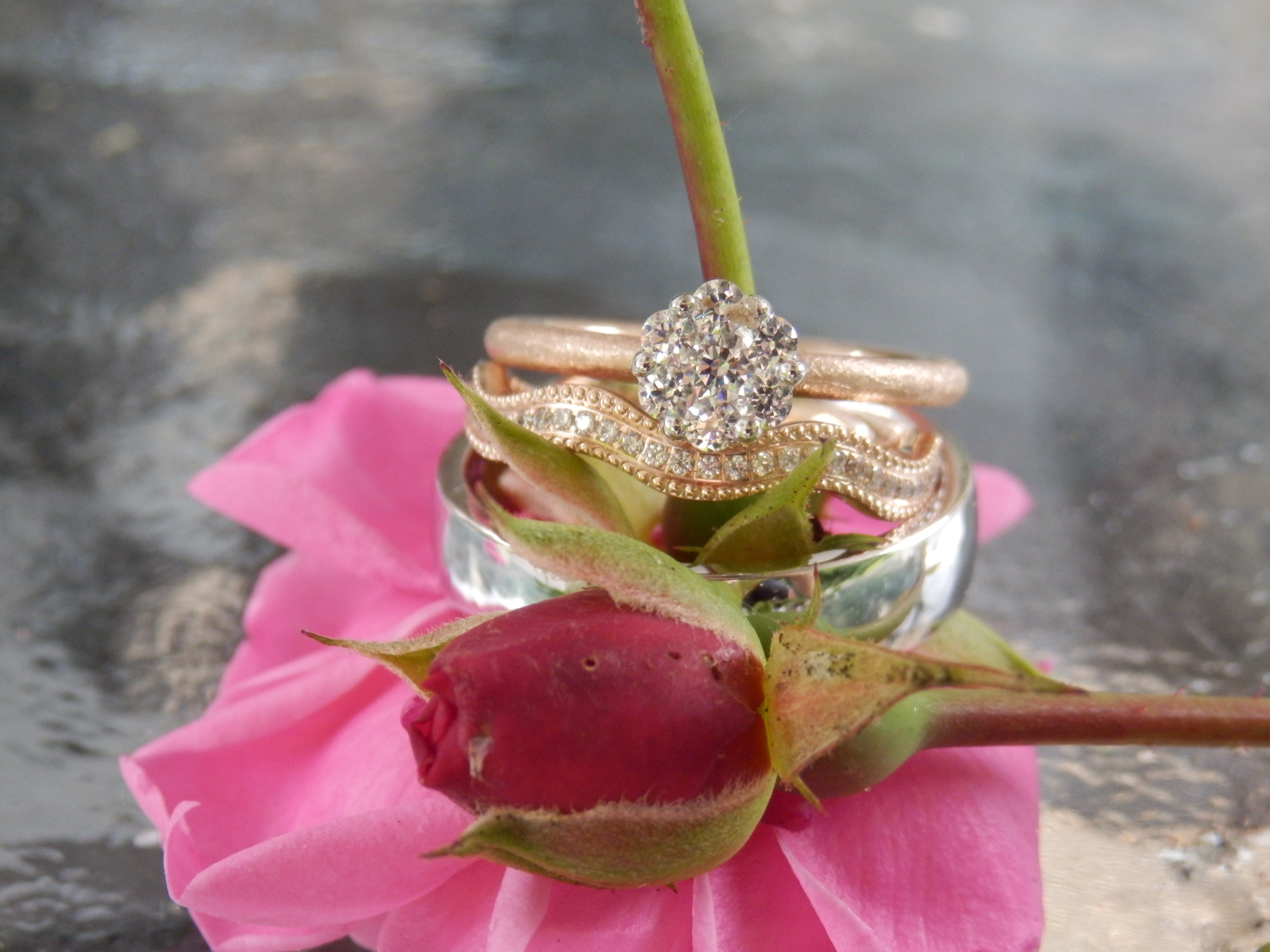 Elegante trouwringen met diamanten