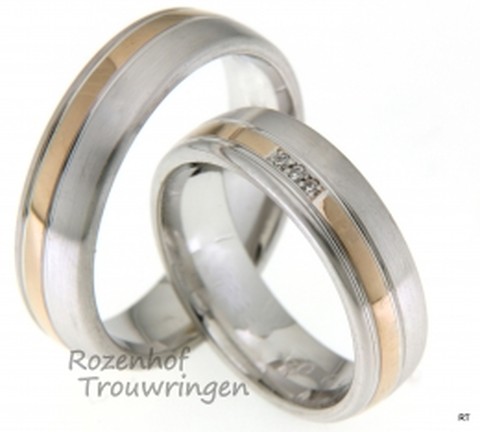 Deze mooie trouwringen zijn vervaardigd uit wit- en roodgoud. Verder zijn de ringen identiek aan elkaar, in de ring van de bruid zijn echter diamanten gezet. Deze ringen zijn klaar om gedragen te worden door een liefdevol koppel!