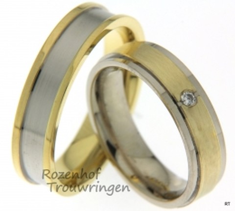 Bicolor trouwringen van 5,5 mm breed. De ringen zijn vervaardigd uit witgoud en geelgoud. De dames trouwring is bezet met 1 briljant geslepen diamant van 0,03 ct.
