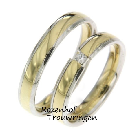 Wauw! Deze glanzende trouwringen in twee keluren! De bicolor trouwringen zijn in de kleuren wit en geel, de ringen hebben een gepolijste afwerking. Door dat de trouwringen glanzend zijn, zijn de ringen super chique en stijlvol!