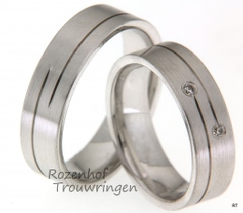 Deze trouwringen zijn in het witgoud en komen uit ons Para siepre design. Beide ringen hebben een symbolische lijn in de ringen dat staat voor eindeloos geluk.