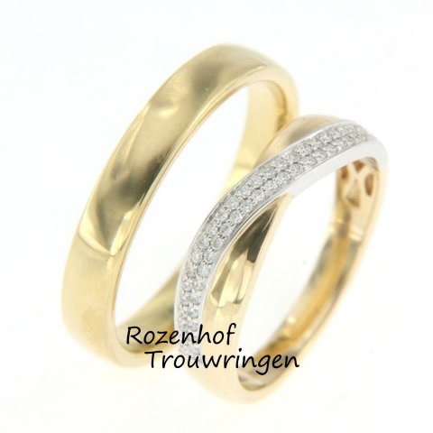 Trouwringen met twistring en diamanten: eeuwige verbinding geïllustreerd door verstrengelde ringen en glinsterende stenen, symboliseert onverbrekelijke band.