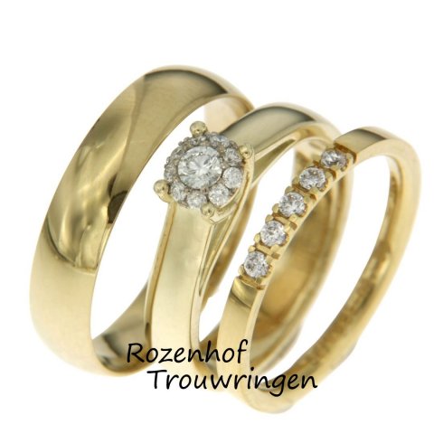 Dé trend in trouwringenwereld: Trisets! Een trouwringenset die bestaat uit wel drie ringen, waarom ook niet? De triset op de afbeelding is vervaardigd uit geelgoud en prachtig gecombineerd. De diamanten maakt deze triset nog eleganter!