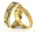 <p>Een liefdevol kloppend paar! De hartslag van u beiden verenigd in een set trouwringen van roodgoud, geelgoud of witgoud. Verkrijgbaar in diverse breedtes en met of zonder diamant(en).</p> 1707-17-1