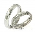 Mooie witgouden trouwringen met een breedte van 4,5 mm. De herenring is neutraal maar stijlvol. Het damesmodel is aan de zijkant prachtig afgewerkt door de schitterende diamanten. Deze ringen zijn ook leverbaar in palladium of platina.
2685-2686-11