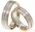 <p>Een juweel van een ring in twee kleuren. Een juweeltje, deze 6 mm brede trouwringen van gematteerd witgoud met subtiele roodgouden randen. In de dames trouwring is een rij fonkelende briljant geslepen diamanten van in totaal 0,36 ct geplaatst.</p> 6537-6538-5