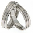 <p>Witgouden trouwringen van 5 mm breed. De twee verdiepte lijnen in de ring, zorgen voor een spannend ontwerp. In de dames trouwring zijn 3 briljant geslepen diamanten gezet van 0,015 ct.</p> 7103-7104